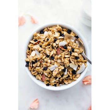 Μπουκίτσες βρώμης με υπερτροφές και σταγόνες μαύρης σοκολάτας Μπουκίτσες βρώμης με υπερτροφές και σταγόνες μαύρης σοκολάτας