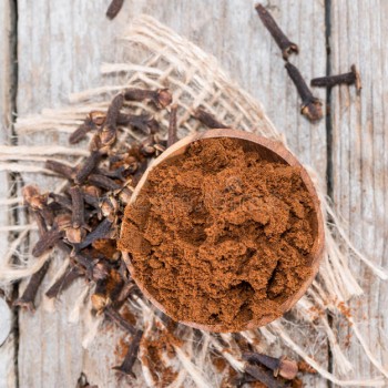 Γαρύφαλλο τριμμένο