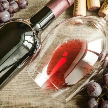 Οίνος ερυθρός ξηρός Κτήμα Θεοδωρακάκου πλαστική φιάλη 1,50lt Οίνος ερυθρός ξηρός Κτήμα Θεοδωρακάκου πλαστική φιάλη 1,50lt