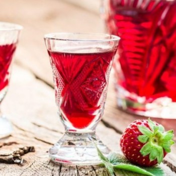 Λικέρ φράουλα Ηλιοπούλου 500ml Λικέρ φράουλα Ηλιοπούλου 500ml