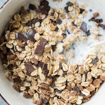 Μούσλι με σοκολάτα Μούσλι με σοκολάτα
