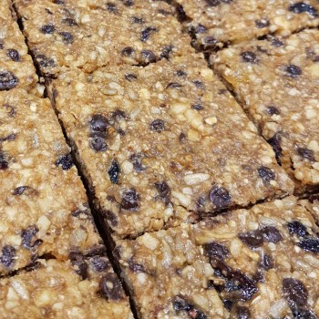 Μπάρα δημητριακών με πορτοκάλι, φουντούκια και σοκολάτα ~100γρ. Μπάρα δημητριακών με πορτοκάλι, φουντούκια και σοκολάτα ~100γρ.