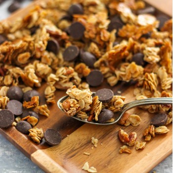 Μπουκίτσες βρώμης με σταγόνες σοκολάτας υγείας Μπουκίτσες βρώμης με σταγόνες σοκολάτας υγείας